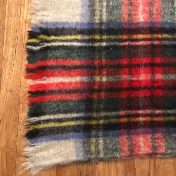 Vintage Hudson’s bay mohair wrap Scarf - Picture 5 of 7